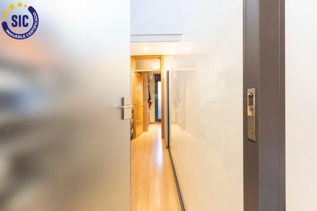 Exclusiva casa en calle Alacuás: espacio, diseño y máximo confort — 37