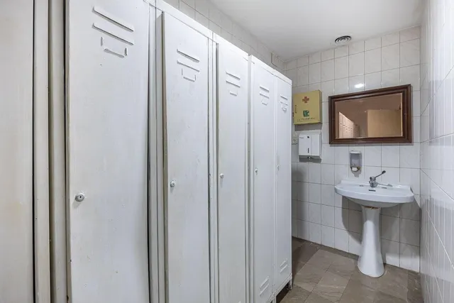 EN VENTA HOTEL Y RESTAURANTE LOS PINILLOS — 33
