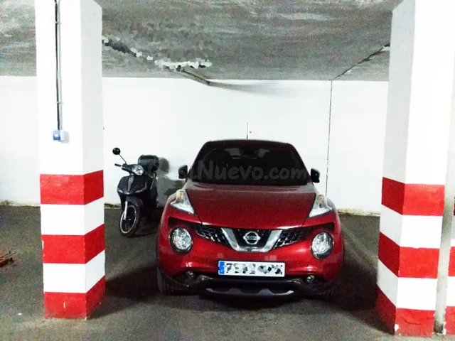 Alquiler o venta de plaza de garaje ancha y con barrera de cierre personal — 5