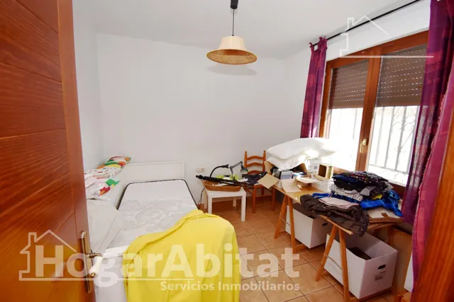 CHALET CON PISCINA, GARAJE Y TERRAZA — 42