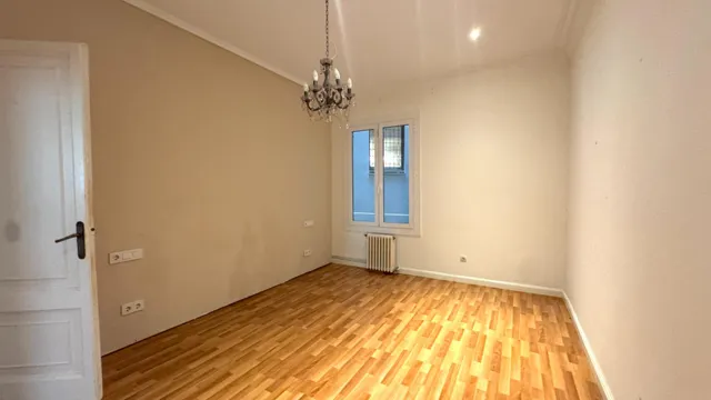 Piso Señorial en Balmes con  Doble Orientación — 43