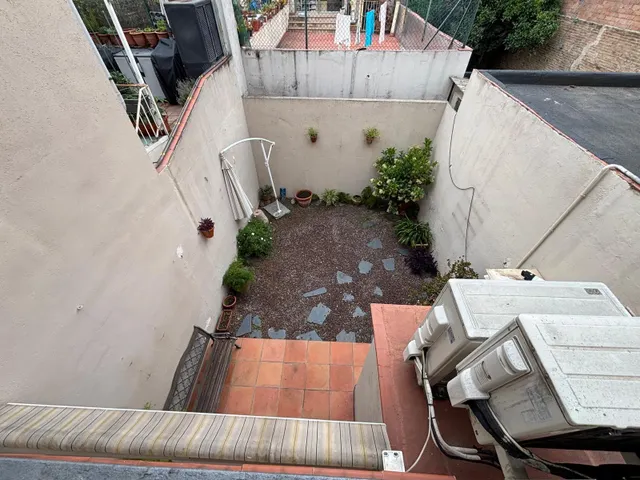 Espectacular Casa Unifamiliar con 2 Terrazas y Patio en el corazón de Hospitalet Centro — 37