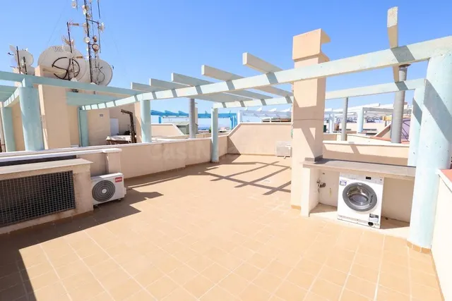 Atico con solarium privado y vistas al mar - foto 4