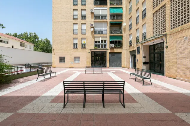 PISO en esquina CIRCUNVALACIÓN LA ENCINA - Frente PARQUE — 5