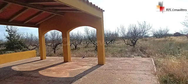 GRAN PARCELA CON VIVIENDA CERCA DEL MAR - foto 4