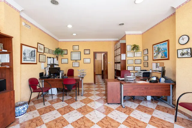 Local comercial en magnifica ubicación. Jardin de la Reina — 10
