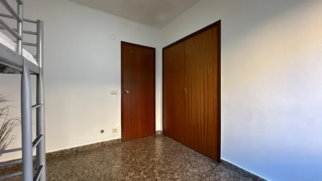 Exclusiva vivienda de 4 dormitorios con amplia plaza de garaje en pleno centro de Zaragoza — 18