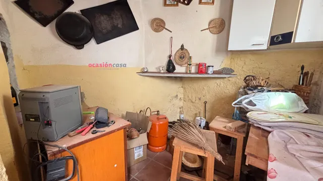 CASA CON PATIO Y TERRAZA A LA VENTA — 19
