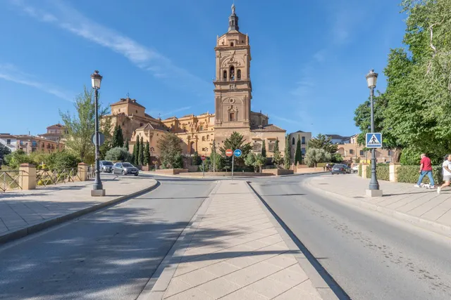 COQUETO LOCAL EN EL PLENO CENTRO DE  GUADIX!!!!!!!11 — 14