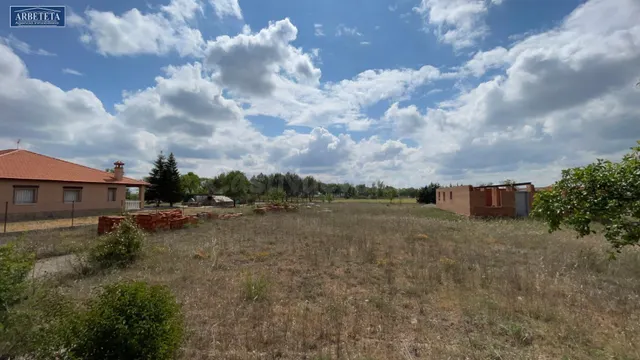 Agencia Inmobiliaria Arbeteta VENDE terreno en Trijueque. - foto 3