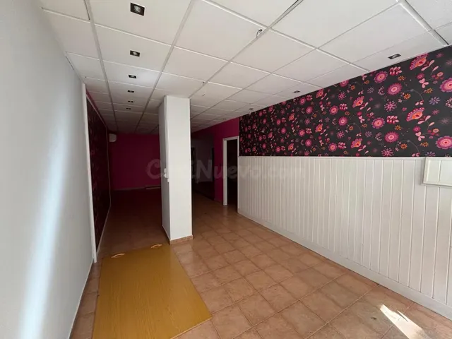 VENTA LOCAL COMERCIAL ZONA CENTRO EN PONFERRADA — 2