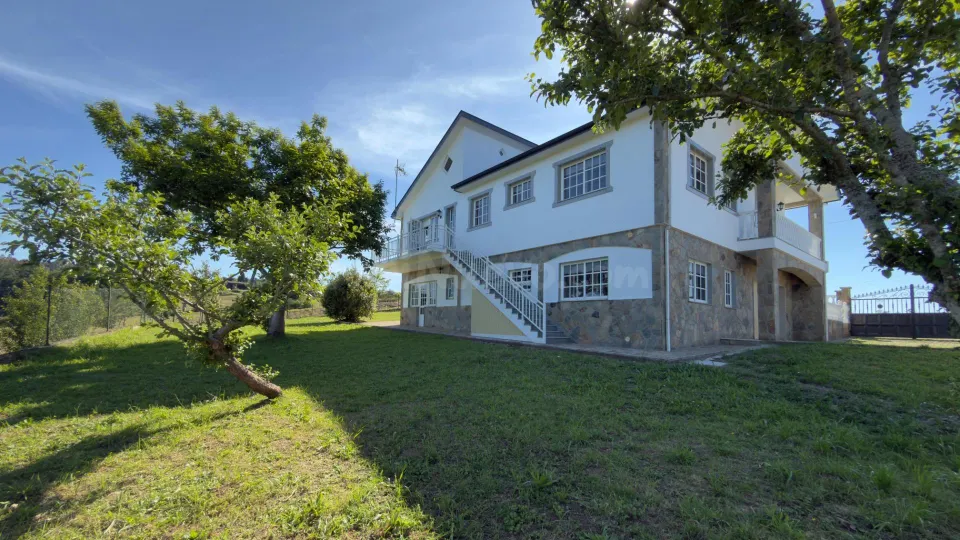 Tu finca privada con vistas infinitas: 308 m2 de vivienda y casi 3 hectáreas de terreno