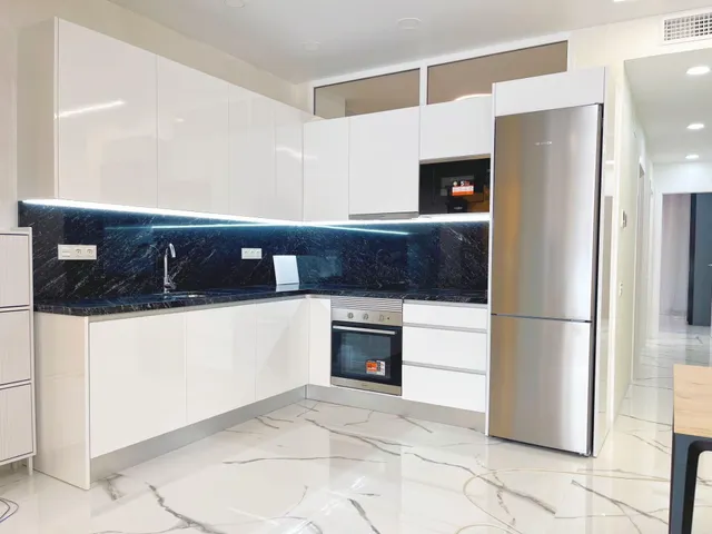 Apartamento con 2 dormitorios, 2 baños a 50 metros de la Playa del Cura en zona de Torrevieja — 3
