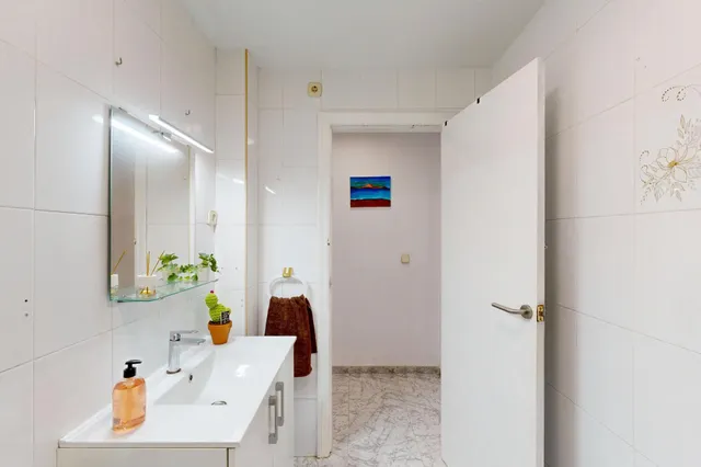 Espacioso piso en Canteras con gran dormitorio principal en suite, patio y plaza de garaje. Cartagena — 23