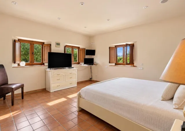 Exclusiva finca ecuestre rodeada de naturaleza, con máxima privacidad y espectaculares vistas a la montaña. — 26