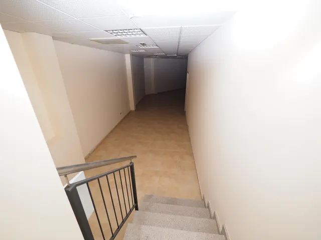 SE VENDE LOCAL COMERCIAL EN MANRESA, ZONA PASSEIG PERE III — 8