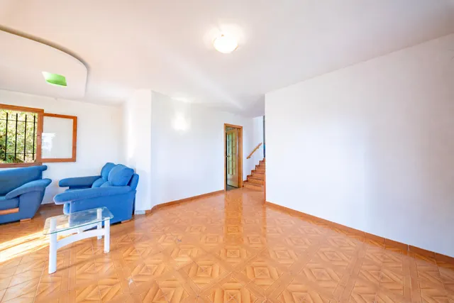 Chalet en primera línea de playa en torrenostra: una oportunidad para crear tu hogar junto al mar — 13