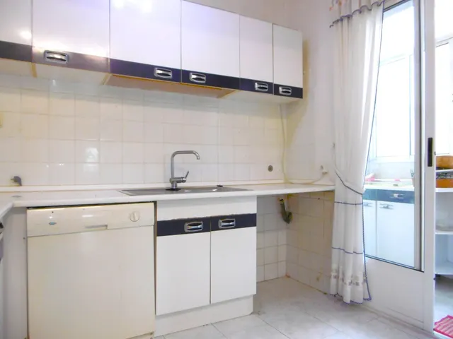 VIVIENDA DE 2 DORMITORIOS Y TERRAZA FRENTE A PLAZA DE TOROS — 32