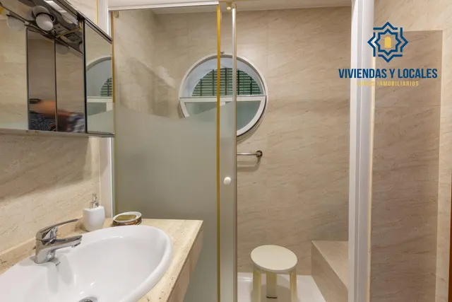 Chalet pareado con piscina, jardín y bonitas vistas a Granada en La Zubia — 22
