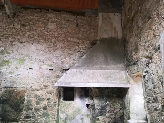 Conjunto de viviendas semirestauradas en Baio — 25