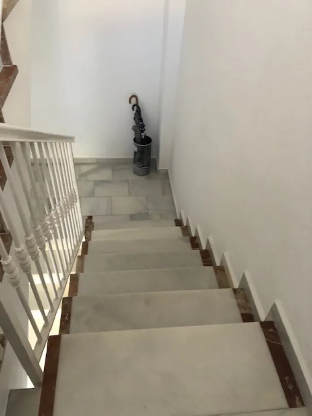 Edificio con piso dúplex y local en planta baja en el centro de Alhaurin de la Torre. — 35
