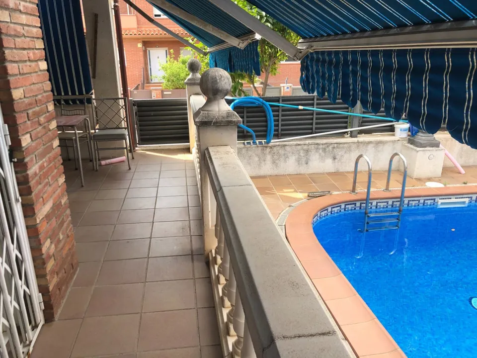 GRAN CASA EN VENTA EN URB. CAN CASAS