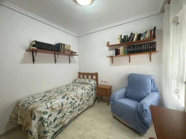 Apartamento de 2 dormitorios con garaje y trastero en Guardamar del Segura — 14