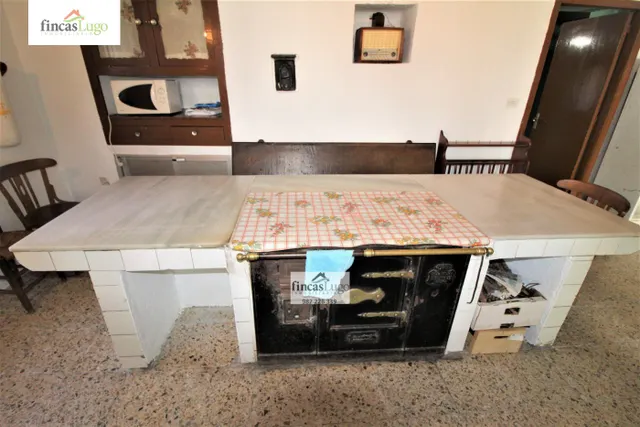 2 CASAS DE PIEDRA EN O CORGO — 30