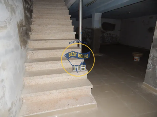 LOCAL COMERCIAL EN AIELO CON POSIBILIDAD DE COMPRA DEL RESTO DE EDIFICIO — 9