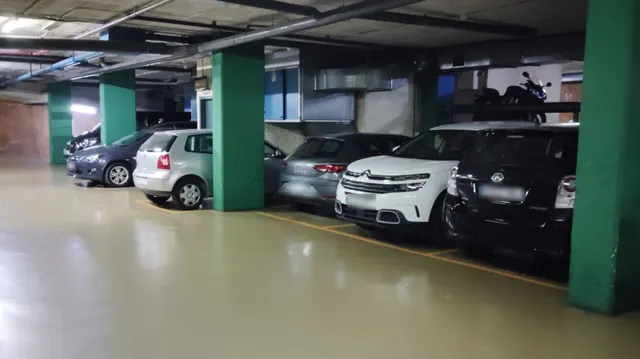 Parking 8m² en alquiler - Casc Antic — 7