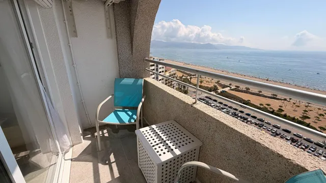 .ESTUDIO CON VISTAS AL MAR EN EMPURIABRAVA — 29