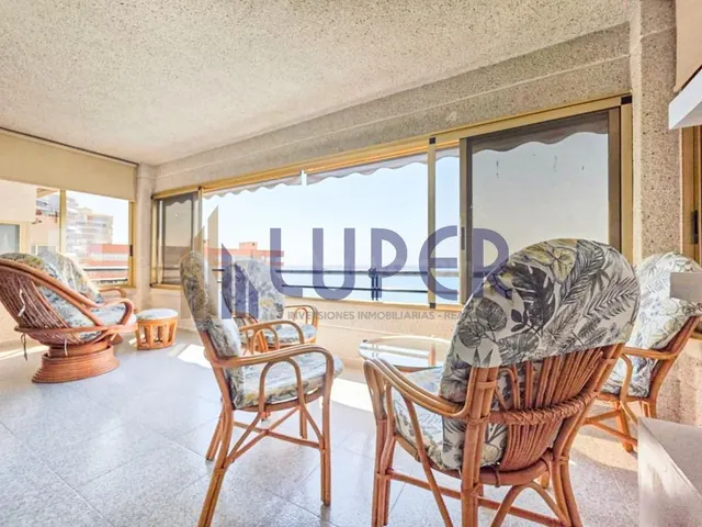 Espectacular vivienda en primera línea de Playa Muchavista c - foto 5