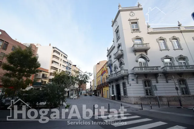 ¡HAZLO A TU GUSTO EN PLENO CENTRO CON ASCENSOR — 25