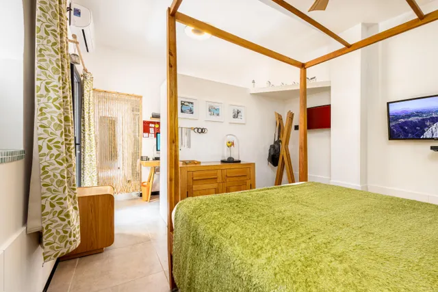 Casa unifamiliar en venta  con piscina privada, 5 dormitorios y amplio patio en Málaga — 18
