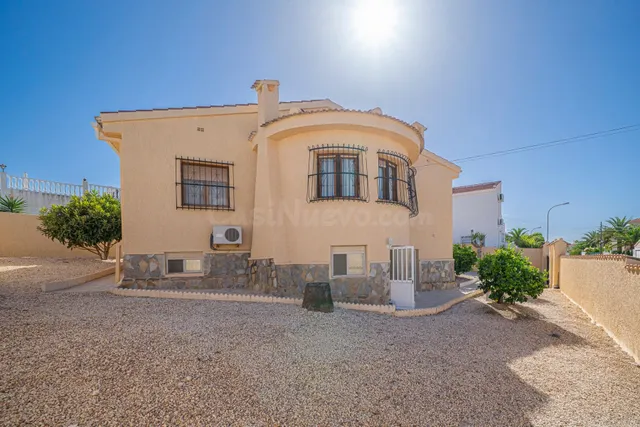 Villa independiente de 3 dormitorios con vivienda adicional  - foto 5
