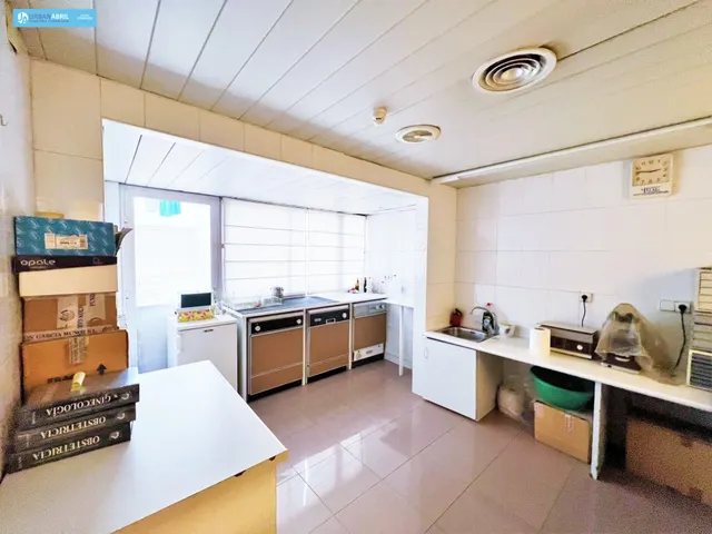 Espectacular Clínica en La Rambla - Convertible en Vivienda — 8