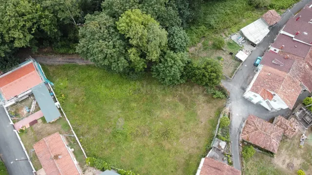 Parcela edificable de 1.024 m2 en Caces Las Caldas - foto 2