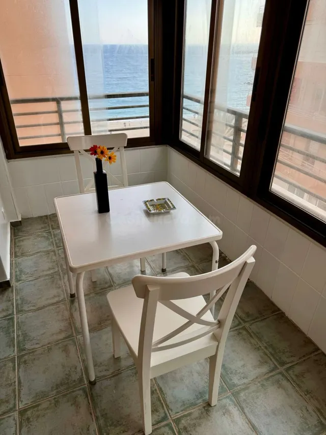 VENTA PISO REFORMADO CON VISTAS AL MAR JUNTO AL PASEO MARITI - foto 2