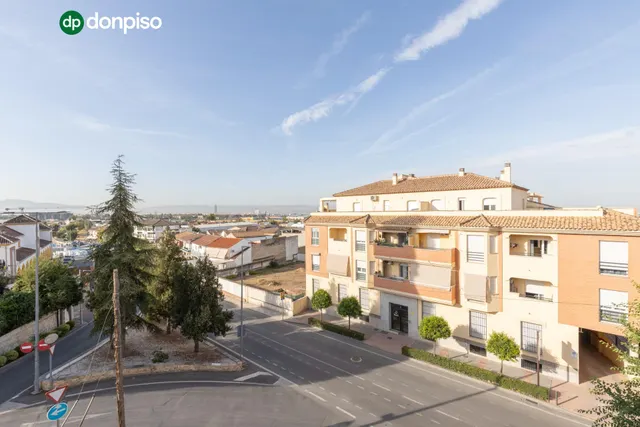 Casa independiente a 5 minutos de Granada en buen estado para entrar a vivir — 15