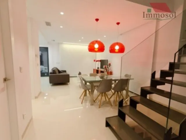 MAGNÍFICA VILLA EN LA MARINA, A PIE DE PLAYA — 2