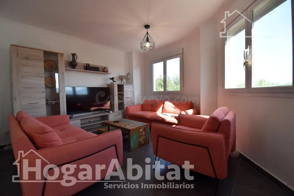 ¡GRAN OPORTUNIDAD! PAREADO REFORMADO, EXTERIOR CON TERRAZA Y ASCENSOR