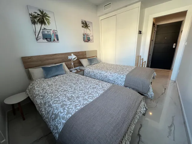 Magnífico apartamento en planta baja con orientación sur, ubicado en el exclusivo residencial Amanecer X, en la demandada zona de Los Altos, en Orihuela Costa. — 10