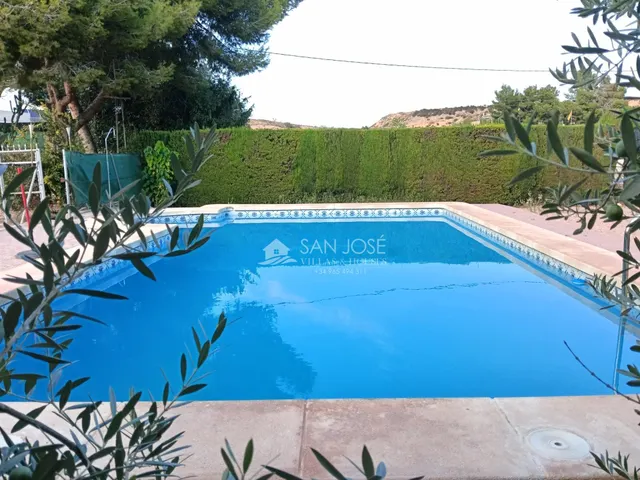 SE VENDE CHALET EN BUEN ESTADO EN MONFORTE DEL CID EN LA ZONA DEL FONT DEL LLOP — 13