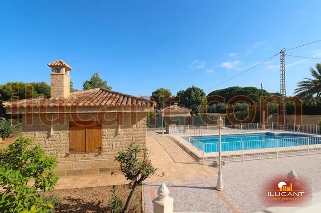 ***SIN COMISION DE INMOBILIARIA*** LAS PAULINAS. Ubicación inmejorable – A solo 5 minutos de Alicante y 12 minutos de Playa de San Juan — 4