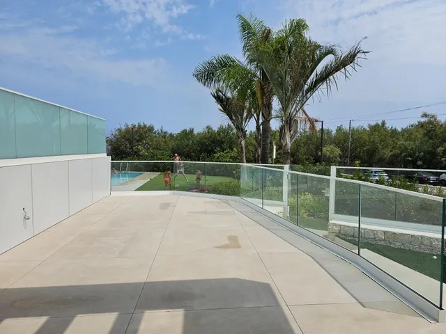 Apartamento en planta baja de obra nueva en exclusiva urbanización en primera línea de playa — 9