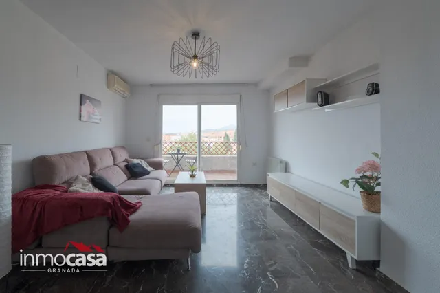 Se Vende amplio piso en  zona Villarejo, con Terraza y Vistas Despejadas — 13