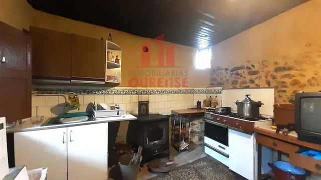 CASA CON GALPÓN, PATIO Y PEQUEÑA PARCELA CERCA DE CELANOVA — 8
