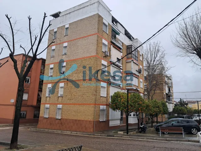 Venta de piso sin posesión (no visitable) en Lucena - Córdoba — 2