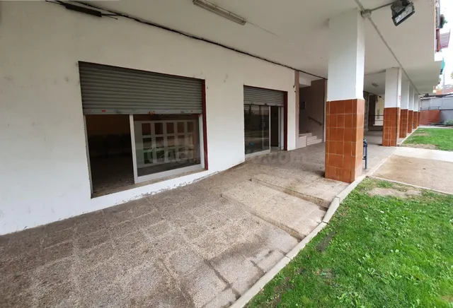 LOCAL COMERCIAL EN VENDA A SABADELL - foto 4
