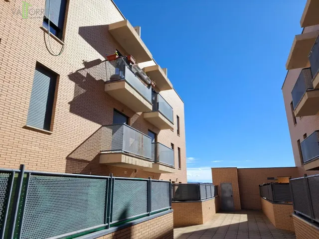 Vivienda con tres dormitorios y dos baños. En el barrio pedáneo de San Blas con plaza de garaje y trastero — 21